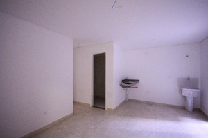 Image 4 - 879492