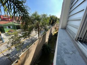 Image 11 - 879496