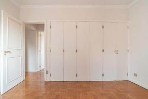 Image 18 - 879497
