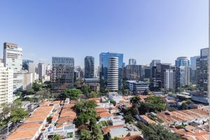 Image 12 - 879499