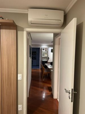 Image 11 - 879499