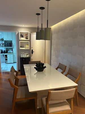 Image 18 - 879499