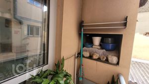 Image 11 - 879504