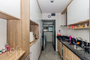 Image 26 - 879513