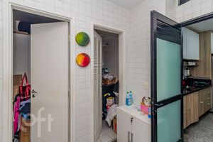 Image 31 - 879513