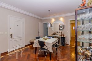 Image 3 - 879513