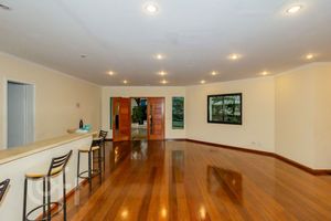 Image 49 - 879513