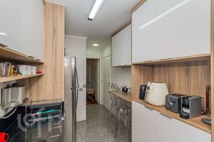 Image 28 - 879513