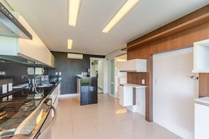 Image 15 - 879522