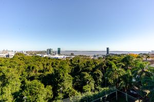 Image 7 - 879522