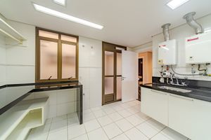 Image 13 - 879522