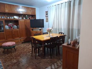 Image 6 - 879524