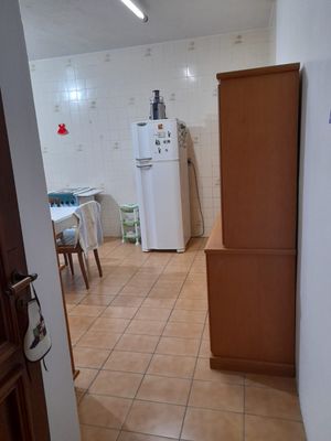 Image 16 - 879524