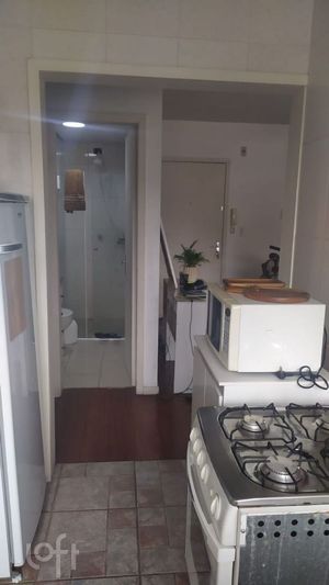 Image 9 - 879528