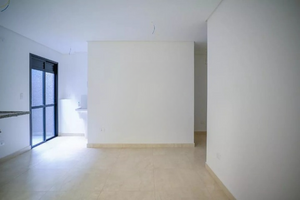 Image 5 - 879529