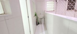 Image 6 - 879531