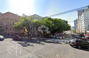 Image 16 - 879542