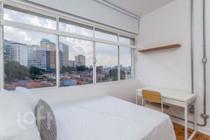 Image 17 - 879543