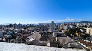 Image 23 - 879544