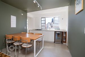 Image 13 - 879546