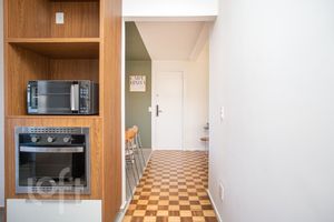 Image 23 - 879546