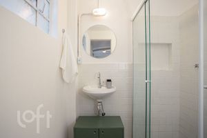 Image 4 - 879547