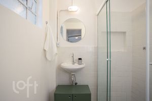 Image 3 - 879549
