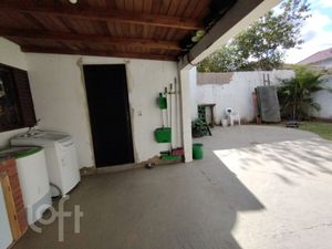 Image 7 - 879554
