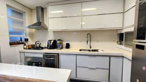 Image 5 - 879555