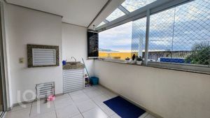 Image 4 - 879555