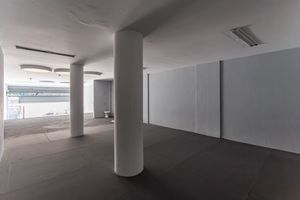 Image 3 - 879559