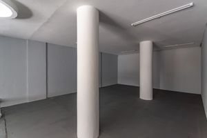 Image 11 - 879559