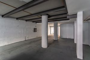 Image 15 - 879559