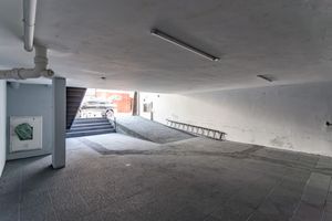 Image 16 - 879559