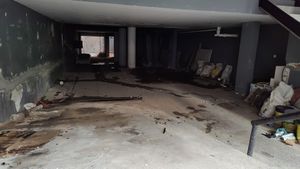Image 1 - 879559