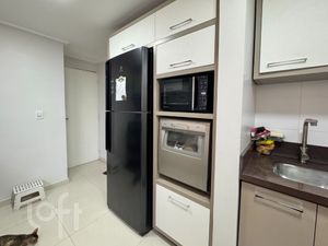Image 7 - 879560