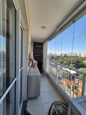 Image 4 - 879566
