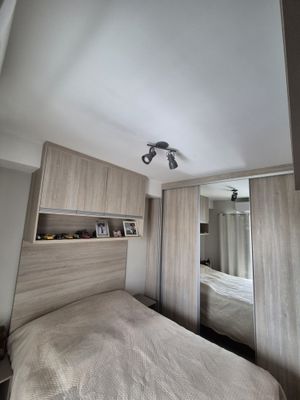 Image 7 - 879566