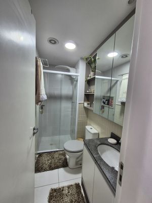 Image 10 - 879566