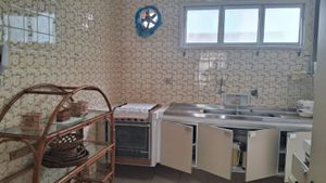 Image 3 - 879571
