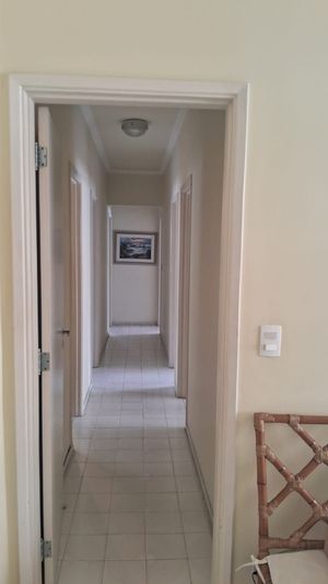 Image 8 - 879571