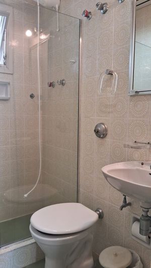 Image 9 - 879571
