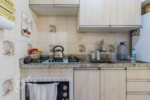 Image 5 - 879575