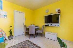 Image 4 - 879575