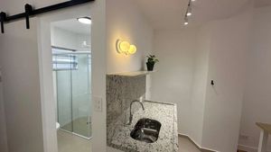 Image 3 - 879585