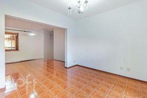 Image 4 - 879591