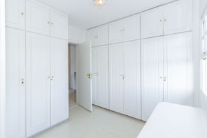Image 4 - 879612