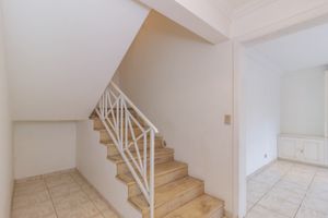 Image 16 - 879612