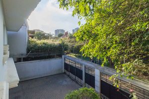 Image 29 - 879612