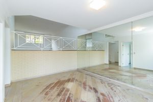 Image 44 - 879612
